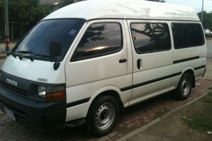 TOYOTA ตู้ หลังคาสูง มือเดียว สวยเดิม ดีเซล 2500 cc. โทร 0932454883