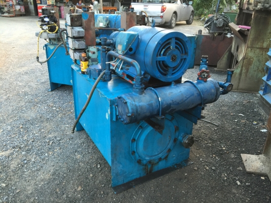 Sale>> ปั้มน้ำมันไฮดรอลิค DAIKIN JAPAN มอเตอร์ Mitsu 7.5 HP. มาพร้อม โซลินอยวาวล์ มี 5 ตัว สภาพสวย สดใหม่ครับ