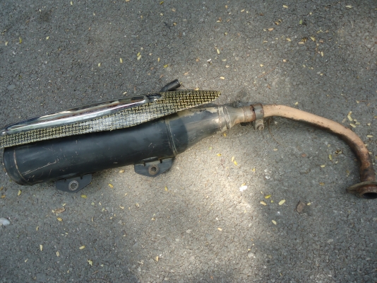 ท่อไอเสียพร้อมคอท่อผ่าท่อมาแล้ว