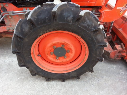 คูโบต้า L4708 4 WD พร้อมใบมีดตราช้าง ทำงาน 890 ชั่วโมง ปี 2556