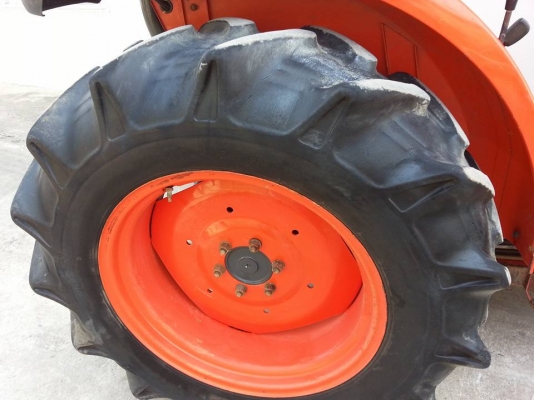 คูโบต้า L4708 4 WD พร้อมใบมีดตราช้าง ทำงาน 890 ชั่วโมง ปี 2556