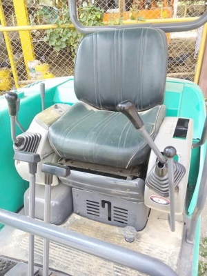 ขายรถขุด ยี่ห้อ : KOMATSU  PC25-1 รุ่น : 7 รถเก่านอกแท้นำเข้าจากญี่ปุ่น  มีเอกสารใบอินวอย  รถไม่เคยใช้งานในไทย แทรกยาง  สนใจติดต่อ : 099-907-9273 กิ๊ฟ