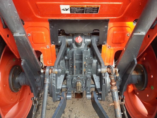 คูโบต้า L3608 4 WD พร้อมใบมีดตราช้าง จดทะเบียน ก.ค.2556