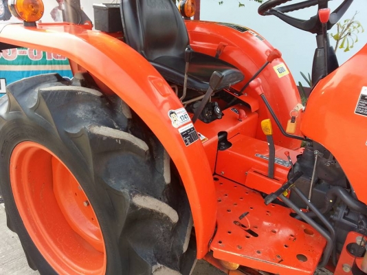 คูโบต้า L3608 4 WD พร้อมใบมีดตราช้าง จดทะเบียน ก.ค.2556