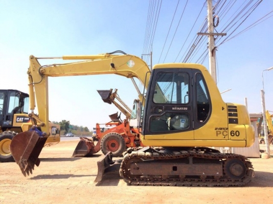 ขายรถแบคโฮ KOMATSU PC60-7 สภาพสวยพร้อมใช้ นำเข้าจากญี่ปุ่น มีVDOการทำงานครับ