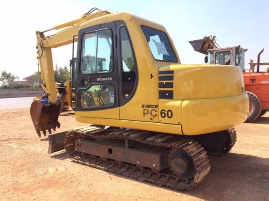 ขายรถแบคโฮ KOMATSU PC60-7 สภาพสวยพร้อมใช้ นำเข้าจากญี่ปุ่น มีVDOการทำงานครับ