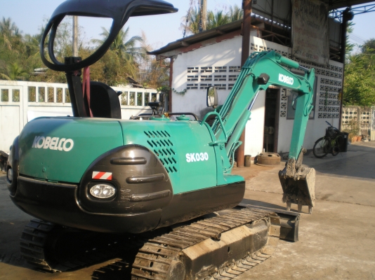 ขายรถแบคโฮ KOBELCO SK 030 ขายรถแบคโฮ KOBELCO SK 030