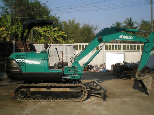 ขายรถแบคโฮ KOBELCO SK 030 ขายรถแบคโฮ KOBELCO SK 030