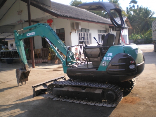 ขายรถแบคโฮ KOBELCO SK 030 ขายรถแบคโฮ KOBELCO SK 030