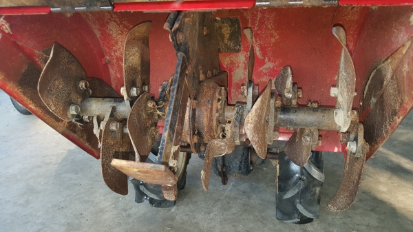 รถพรวนดิน รถพรวนดิน