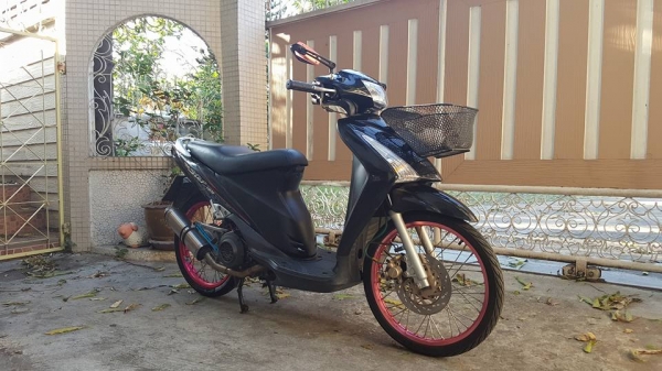 ขออนุญาติขาย SUZUKI STEP 125 CC แต่งซิ่งจัดเต็ม ฟรีค่าโอน