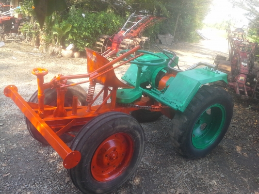 รถไถนั่งขับสามเกียร์พร้อมใช้ สนใจ0848017186