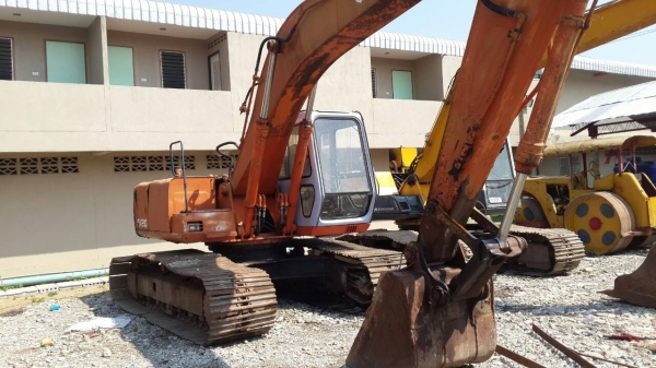 ขายด่วน HITASHI EX200-2สภาพพร้อมใช้งาน ระบบเมกกะปั้ม โซ่ช่วงล่างสวย เอวแน่น  รถพร้อมใช้งานครับ