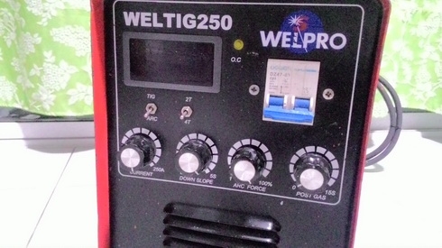 ตู้เชื่อมระบบซุปเปอร์อินเวอร์เตอร์ เวลโปร 2 ระบบ mma และ tig ขนาด 250 แอมป์ สภาพดีครับ