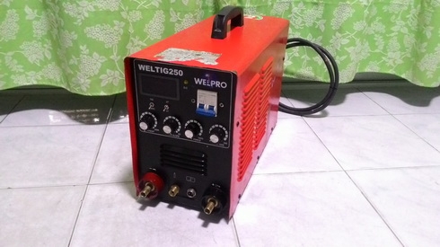 ตู้เชื่อมระบบซุปเปอร์อินเวอร์เตอร์ เวลโปร 2 ระบบ mma และ tig ขนาด 250 แอมป์ สภาพดีครับ