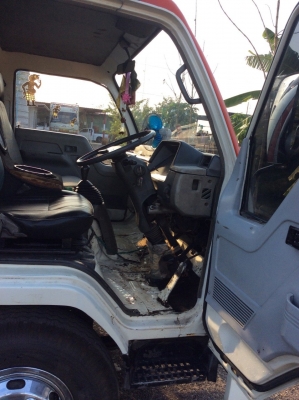 MITSUBISHI CANTER เครื่อง 120แรง 4HF(ฝาขาว) กระจกไฟฟ้า พวงมาลัยพาว์เวอร์ ช่วงล่างใหญ่ ยาว 4.4 ม. เครื่องดี ครัทซีสวย ยางเต็ม พื้นกระบะเหล็ก ขาย 270,000 บาท (ศุภากร 081-1903107,081-4252943)