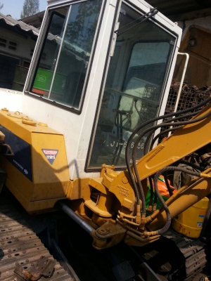 Komatsu Pc40-6 เครื่องเดิม ปั้มเดิม รถพร้อมใช้ ตู้เก๋งครบ เอกสารใบซื้อขาย
