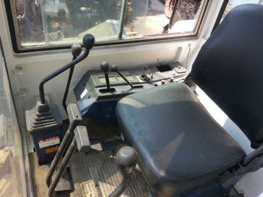 Komatsu Pc40-6 เครื่องเดิม ปั้มเดิม รถพร้อมใช้ ตู้เก๋งครบ เอกสารใบซื้อขาย