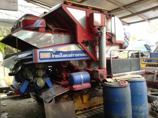 ขายรถเกี่ยวข้าว ไทยเส็งยนต์ พญามด เครื่อง JO8C turbo-240 แรง ตูนวด 6.5