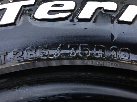 ยาง Mud BF goodrich 285 75 16 ดอกเต็มๆ ลุยได้อีกหลายปี พร้อมใช้งาน ราคาไม่แพง