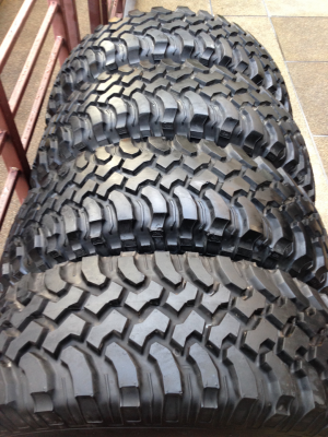 ยาง Mud BF goodrich 285 75 16 ดอกเต็มๆ ลุยได้อีกหลายปี พร้อมใช้งาน ราคาไม่แพง