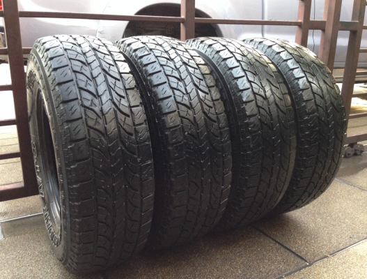 ยาง All Yokohama 235 75 15 ปลายปี13 ดอกเยอะ พร้อมใช้งาน ราคาไม่แพง