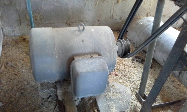 ขายด่วน เครื่องสีข้าวยนต์แสงไทย แบบ 2 หิน สภาพดีพร้อมสีข้าวได้เลยครับไม่มีปัญหา อุปกรณ์มีให้ครบพร้อม ราคาต่อรองได้ครับ