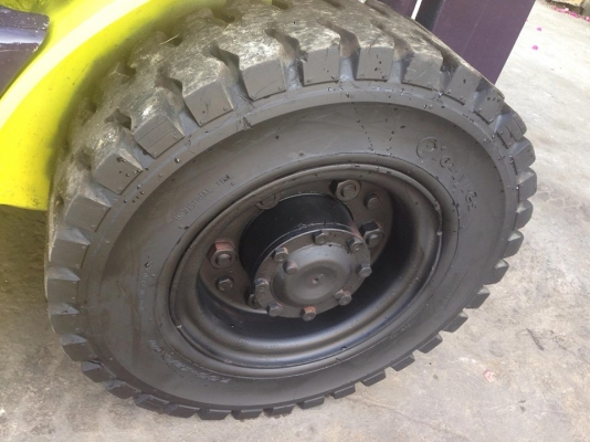 ขายรถโฟ๊คลิ๊ฟโคมัสสุ2.5ตัน รุ่น12 ยางใหม่ แบตใหม่ เครื่องใหม่อีซูซุC240 ดีเซลแน่นๆ เสา3เมตร ขายถูกมาก 150000 บาท