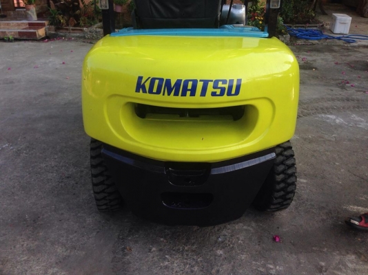 ขายรถโฟ๊คลิ๊ฟโคมัสสุ2.5ตัน รุ่น12 ยางใหม่ แบตใหม่ เครื่องใหม่อีซูซุC240 ดีเซลแน่นๆ เสา3เมตร ขายถูกมาก 150000 บาท