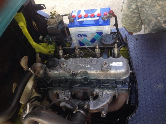 ขายรถโฟ๊คลิ๊ฟโคมัสสุ2.5ตัน รุ่น12 ยางใหม่ แบตใหม่ เครื่องใหม่อีซูซุC240 ดีเซลแน่นๆ เสา3เมตร ขายถูกมาก 150000 บาท