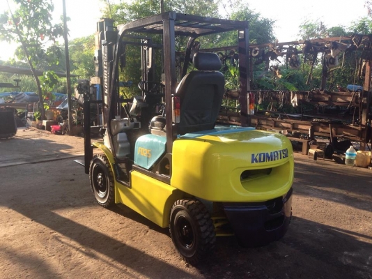 ขายรถโฟ๊คลิ๊ฟโคมัสสุ2.5ตัน รุ่น12 ยางใหม่ แบตใหม่ เครื่องใหม่อีซูซุC240 ดีเซลแน่นๆ เสา3เมตร ขายถูกมาก 150000 บาท