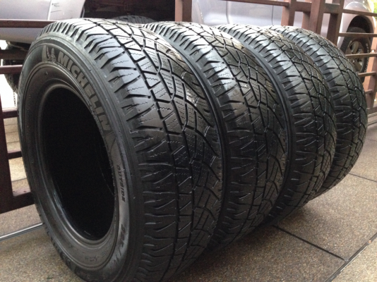 ยาง Michelin Latitude cross 225 70 15 ปี12 ดอกเต็ม พร้อมใช้งาน ราคาไม่แพง