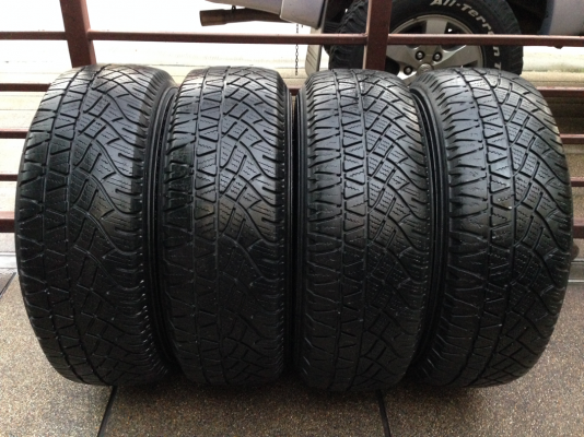 ยาง Michelin Latitude cross 225 70 15 ปี12 ดอกเต็ม พร้อมใช้งาน ราคาไม่แพง