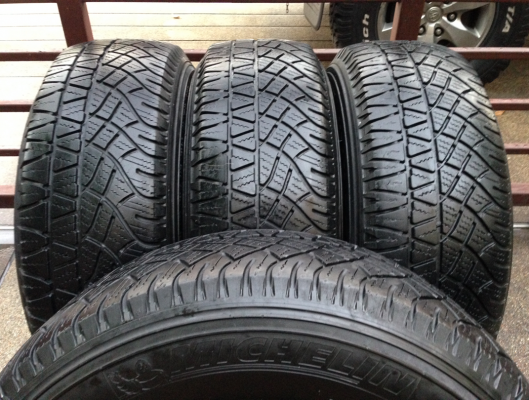 ยาง Michelin Latitude cross 225 70 15 ปี12 ดอกเต็ม พร้อมใช้งาน ราคาไม่แพง