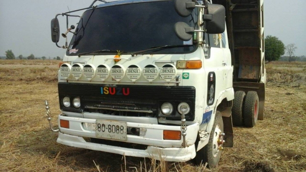 รถหกล้อ JCM สวย เครื่อง175 คันซีFRR120 แอร์พาวเวอร์สวยพร้อมใช้ รถหกล้อ JCM สวย เครื่อง175 คันซีFRR120 แอร์พาวเวอร์สวยพร้อมใช้