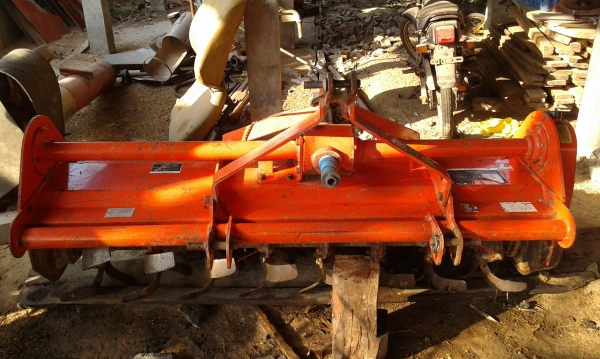 ขายรถไถคูโบต้า รุ่นL36 ปี 53 สภาพดีพร้อมใช้ อุปกรณ์ 4 ชิ้น  ใบมีดหน้า ผาน 5   โรตารี่  คาด  ราคาต่อรองได้