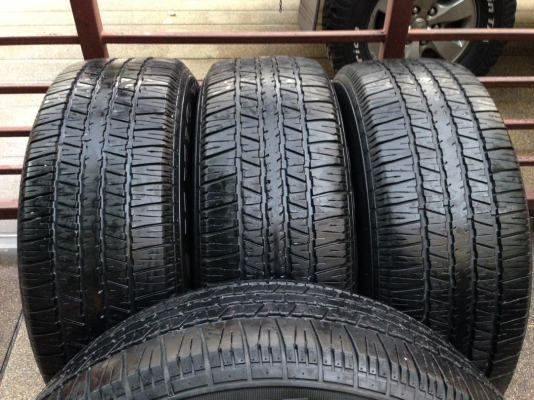 ยาง Maxxis 265 70 16 ปี12 ดอกเต็ม พร้อมใช้งาน ราคาไม่แพง