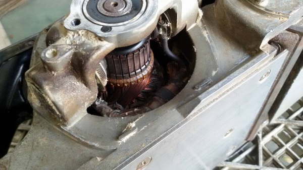 ลดราคาขาย กบไฟฟ้า Makita 1804N  เหลือ 4000