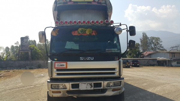 ขายรถพ่วง 24 ล้อ แม่-ลูก กระบะเนียมคอกเกษตรดั้ม อู่.ซุ้นชัย ISUZU จิก้า เครื่อง.6WA1-360 แรง เกียร์อีตั้น รถใช้งานอยู่ ราคา.1650000 สนรถสวยรีบจองด่วน