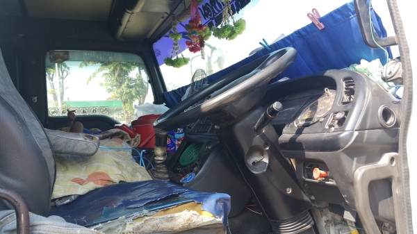 ขายรถพ่วง 24 ล้อ แม่-ลูก กระบะเนียมคอกเกษตรดั้ม อู่.ซุ้นชัย ISUZU จิก้า เครื่อง.6WA1-360 แรง เกียร์อีตั้น รถใช้งานอยู่ ราคา.1650000 สนรถสวยรีบจองด่วน