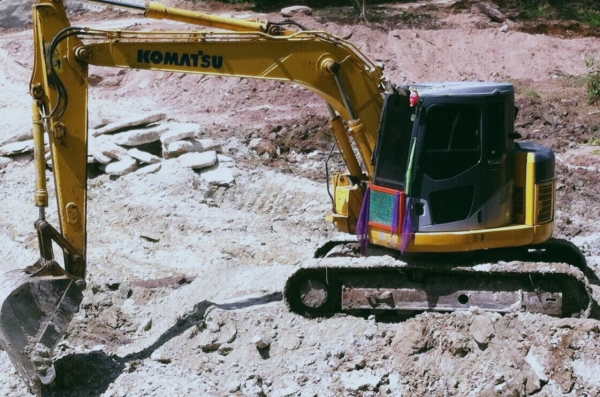 KOMATSU PC 128Us-2 บอดี้สวยเดิมๆดีทั้งคัน เอกสารใบอินวอยครบ เครื่องยนต์เดิมแห้งดีแรงดีไม่มีแตกเยิ้ม ปั๊มเดิมทำงานเร็วไม่มีโหลด ภายในห้องเก๋งสะอาดหอม แอร์เย็น ใช้งานงานทำงานคล่องสุดๆครับ ภายนอกบูมอาร์มไม่มีแตกไม่มีปะ ช่วงล่างเต็มดีประมาณ 75\% พร้อมใช้งาน รา