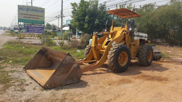 ขาย รถตัก KOMATSU 510 กรองคู่ สภาพพร้อมใช้งาน ต่อแขนเรียบร้อย ยางดี 4 เส้น ราคาต่อรองได้
