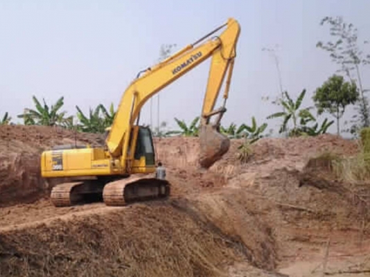 ขาย โคมัสสุ PC200-7 / 8,000 กว่าชั่วโมง / ไฟฟ้าครบ / เล่มทะเบียน