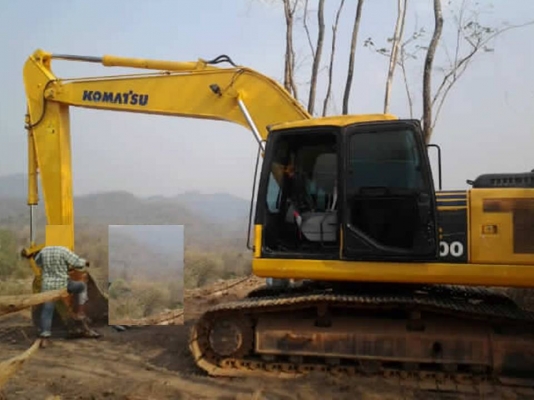 ขาย โคมัสสุ PC200-7 / 8,000 กว่าชั่วโมง / ไฟฟ้าครบ / เล่มทะเบียน