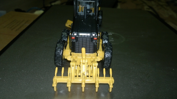 ขาย รถ caterpillar รุ่น 140M ขาย รถ caterpillar รุ่น 140M