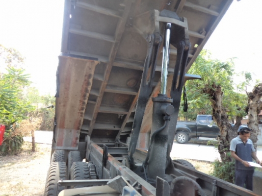 ขายรถ10ล้ออีซูซุร็อก ดั้มพื้นเรียบ เครื่อง180แรงม้า สภาพสวยพร้อมใช้