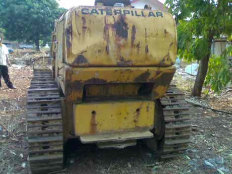 cat รถตักบุ้งกี๋ล้อตะขาบ