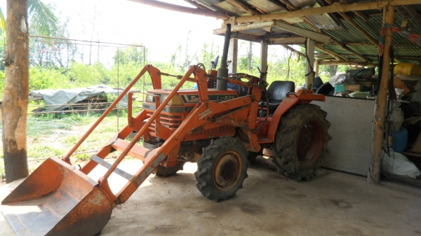 ขายรถไถ KUBOTA L-1 24R อุปกรณ์ผาน5 ที่ตัดหญ้า แขนตัก