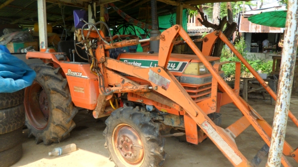 ขายรถไถ KUBOTA L-1 24R อุปกรณ์ผาน5 ที่ตัดหญ้า แขนตัก