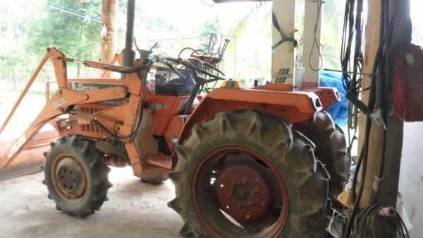 ขายรถไถ KUBOTA L-1 24R อุปกรณ์ผาน5 ที่ตัดหญ้า แขนตัก